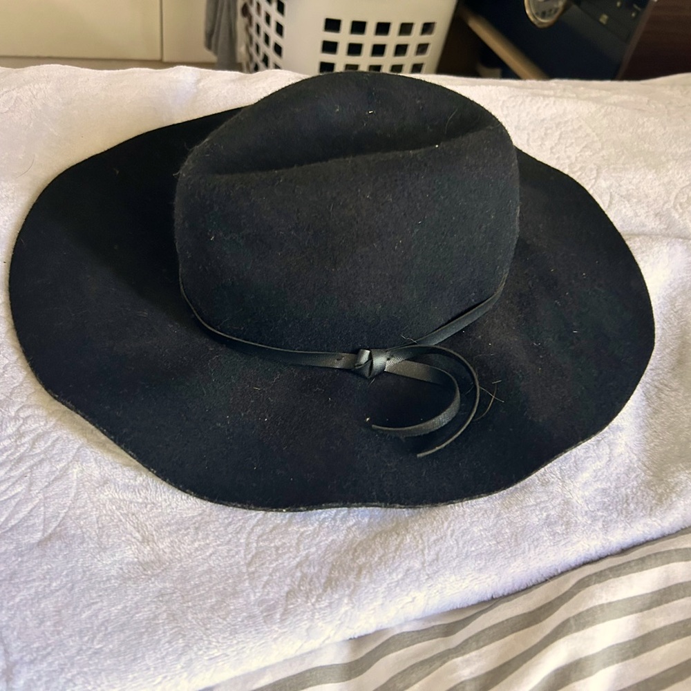 Black fedora